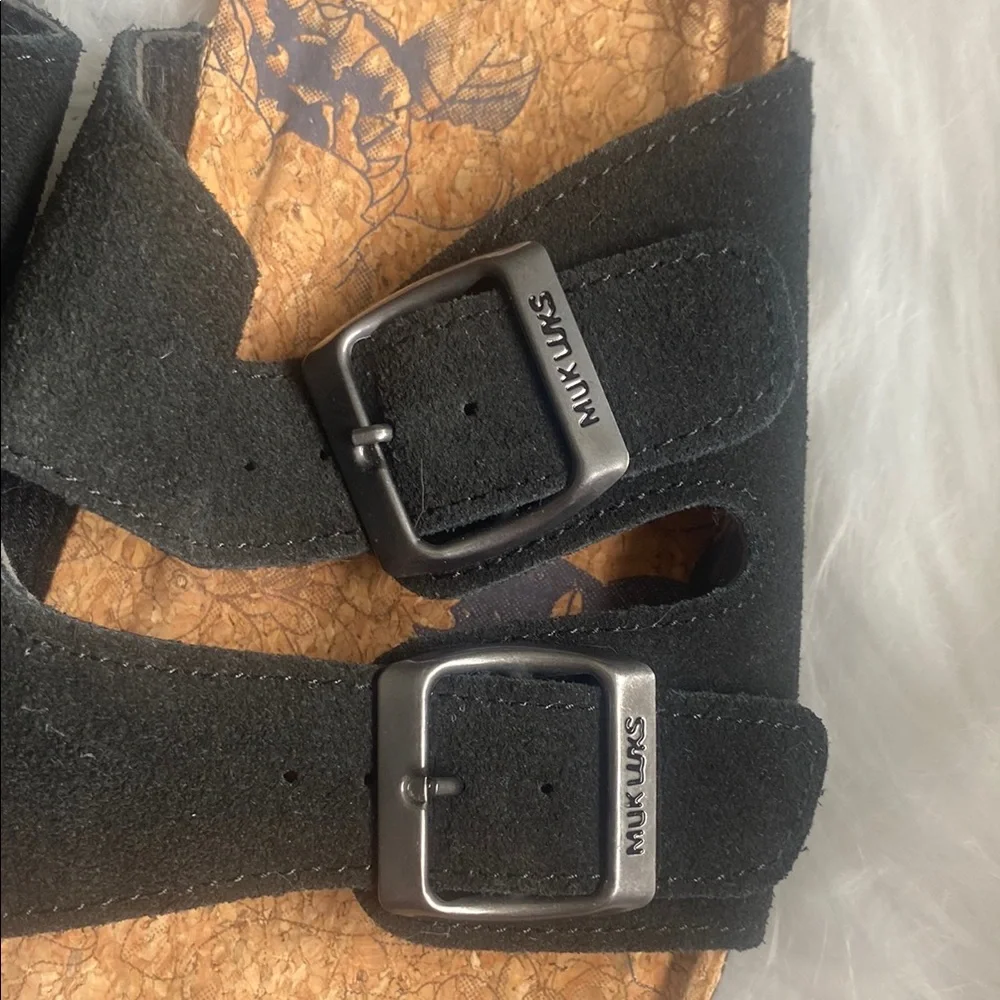 Muk Luks Genuine Suede Black Cork Sandals Size 7.5 - Picture 3 of 6